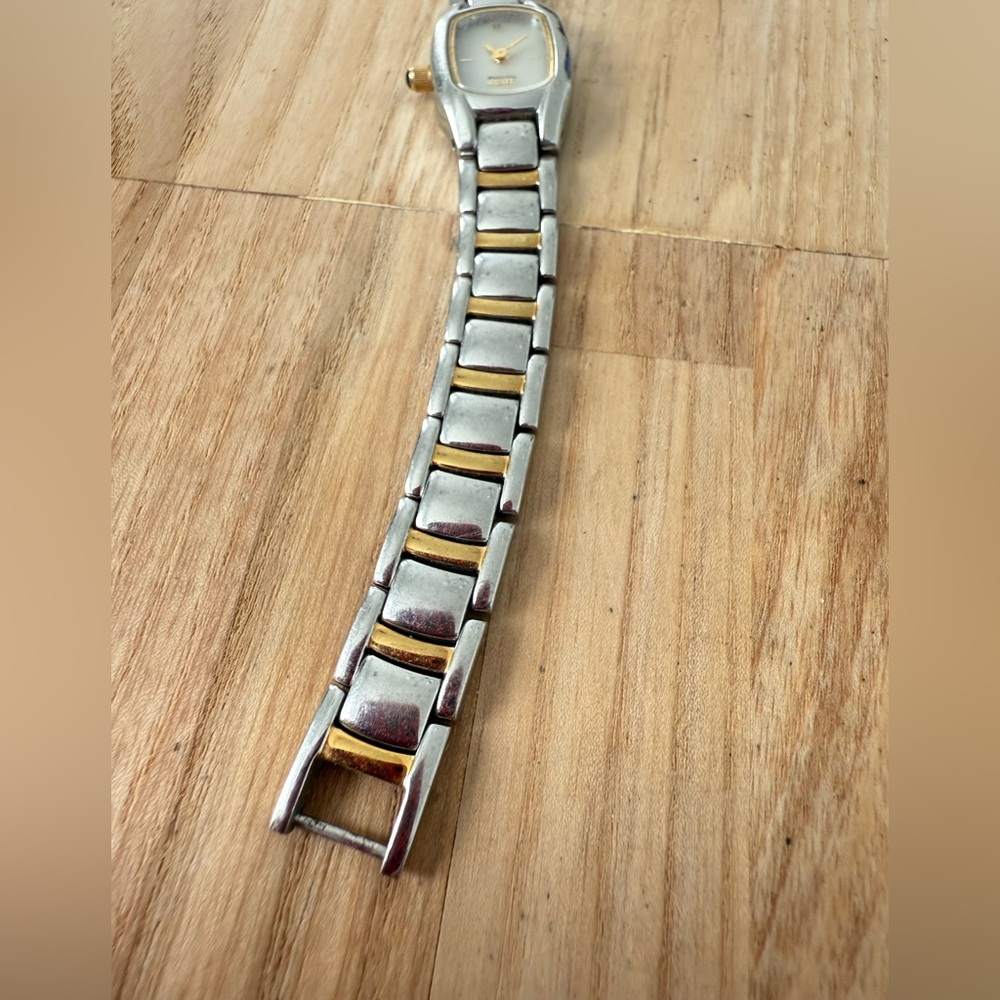 Citizen eco-drive ladies dainty two toned solar power watch - Picture 7 of 13